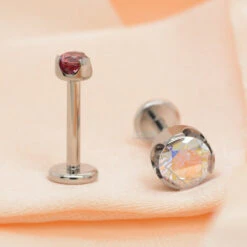 3mm Prong-Set Brilliant-Cut Gem On Flatback -Starfire – Body Jewelry 40065 AnatometalProng SetBrilliant CutGemFlatbackzFunky 912df7eb a4e2 4632 8a40 f242427a02f3