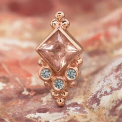 "Sarai Princess" Threaded End In Gold With Oregon Sunstone & Grey Sapphires -Starfire – Body Jewelry 40262 BodyVision BVLASaraiPrincessThreadedEndinGoldwithOregonSunstone GreySapphirezfunkyRoseGold